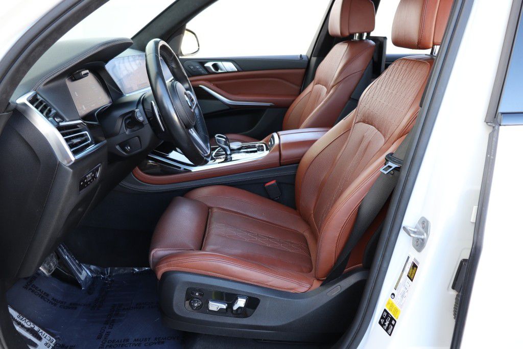 Photo 18 of this BMW X7 XDRIVE40I MS