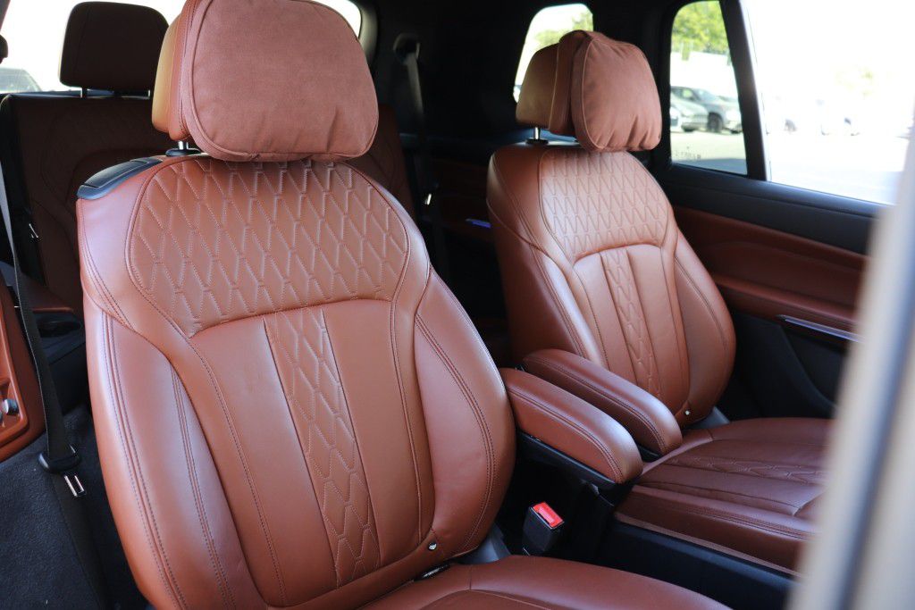 Photo 30 of this BMW X7 XDRIVE40I MS