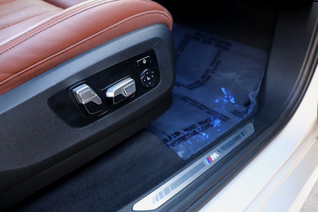 Photo 33 of this BMW X7 XDRIVE40I MS