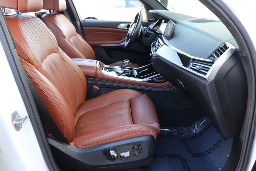 Photo 34 of this BMW X7 XDRIVE40I MS