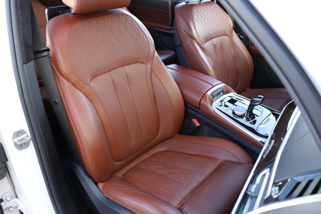 Photo 35 of this BMW X7 XDRIVE40I MS