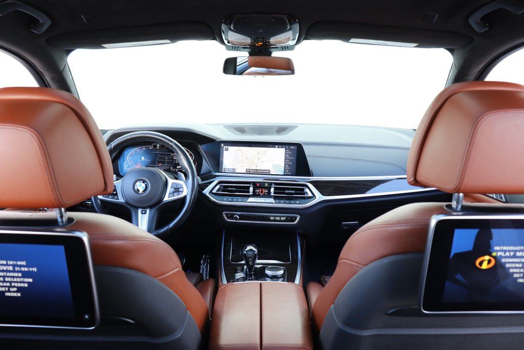 Photo 36 of this BMW X7 XDRIVE40I MS