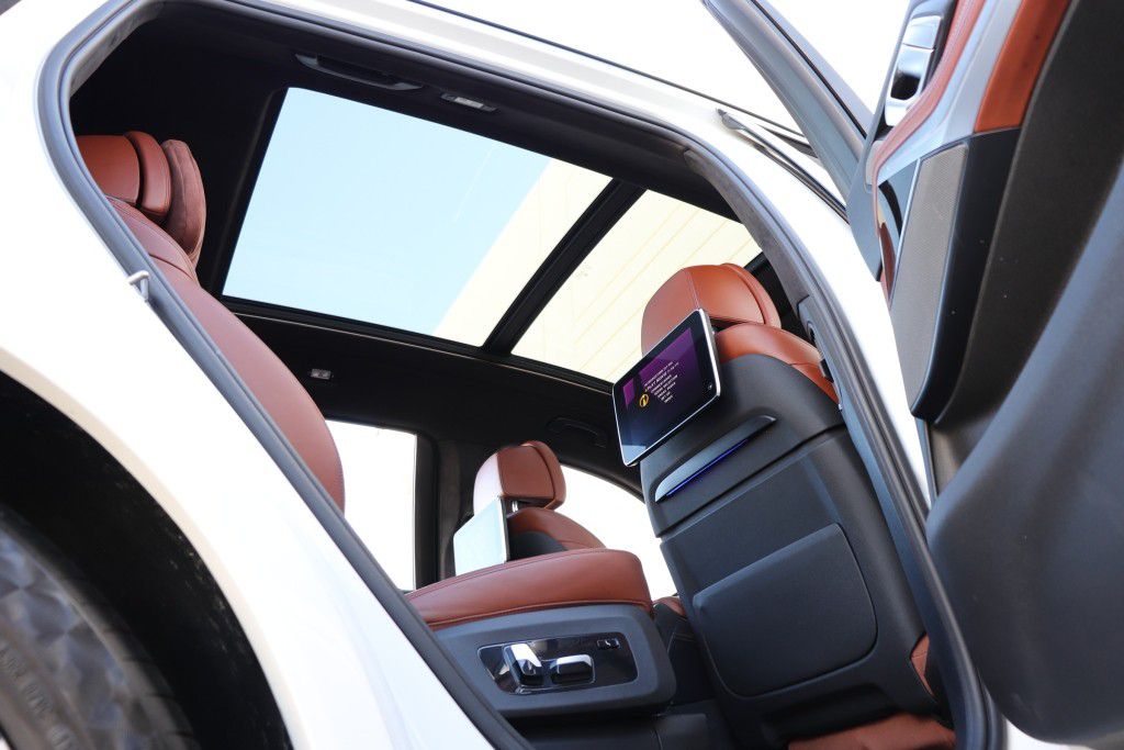 Photo 37 of this BMW X7 XDRIVE40I MS