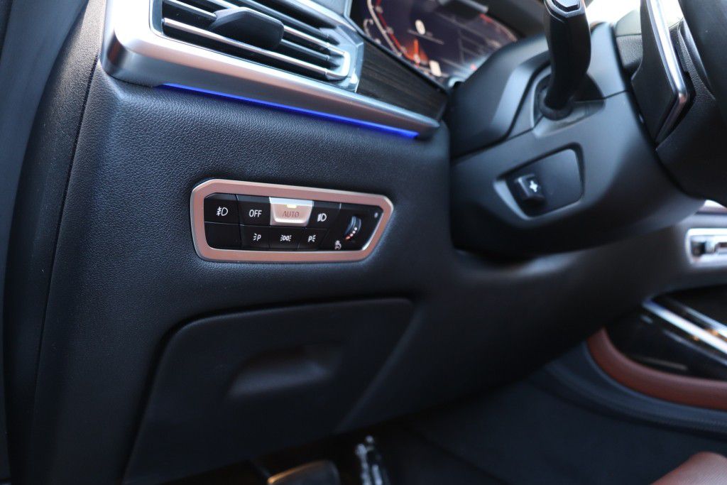 Photo 41 of this BMW X7 XDRIVE40I MS