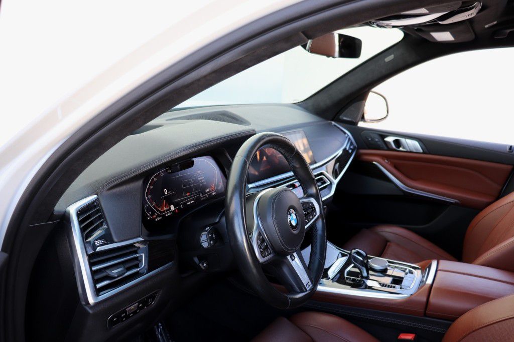 Photo 56 of this BMW X7 XDRIVE40I MS