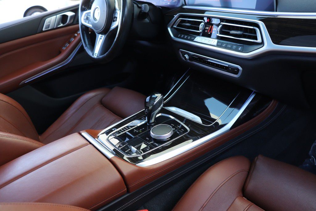 Photo 62 of this BMW X7 XDRIVE40I MS