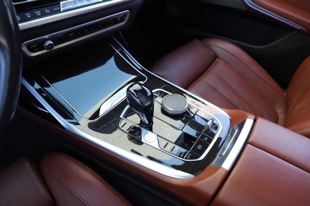Photo 63 of this BMW X7 XDRIVE40I MS
