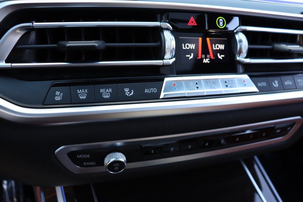 Photo 66 of this BMW X7 XDRIVE40I MS