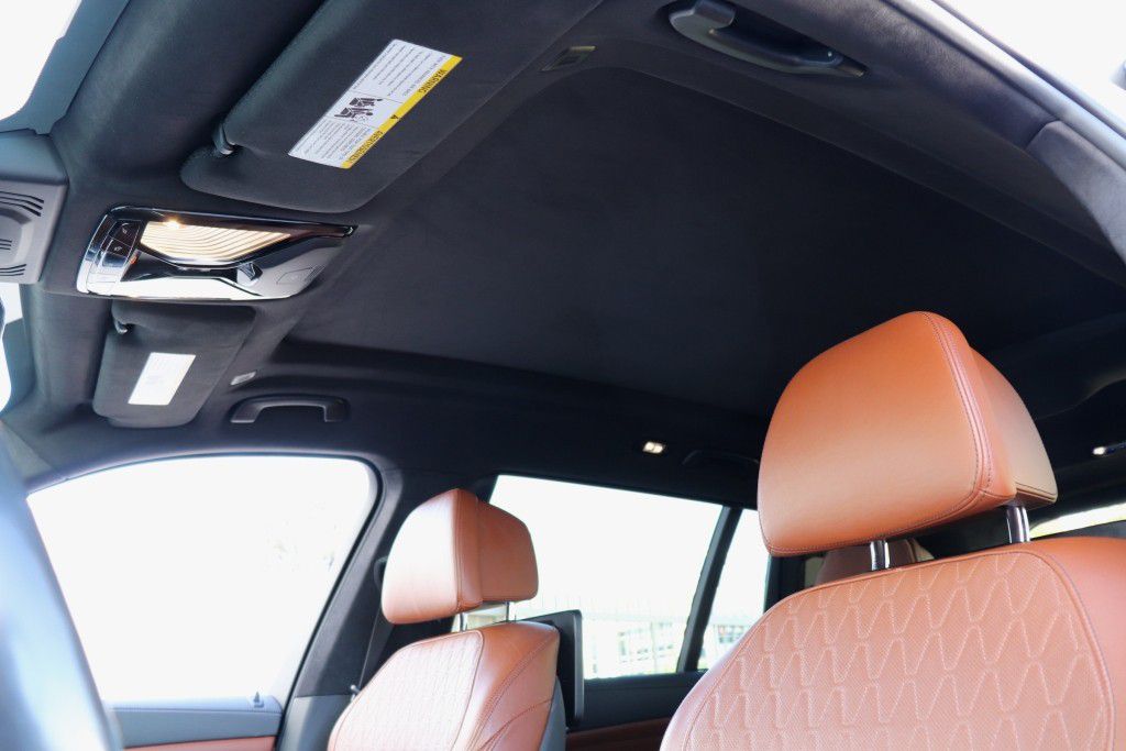 Photo 72 of this BMW X7 XDRIVE40I MS