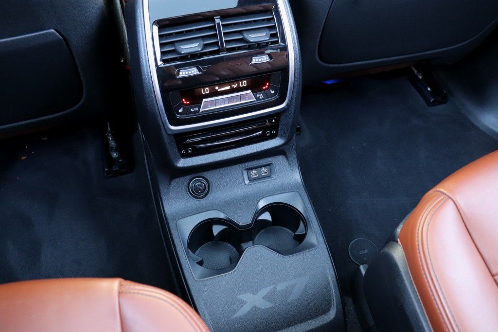 Photo 73 of this BMW X7 XDRIVE40I MS