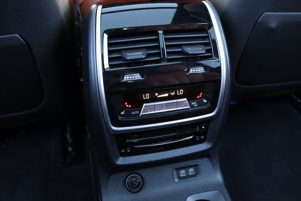 Photo 74 of this BMW X7 XDRIVE40I MS