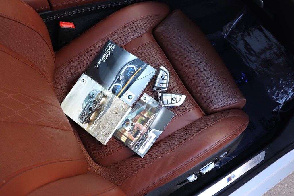 Photo 97 of this BMW X7 XDRIVE40I MS