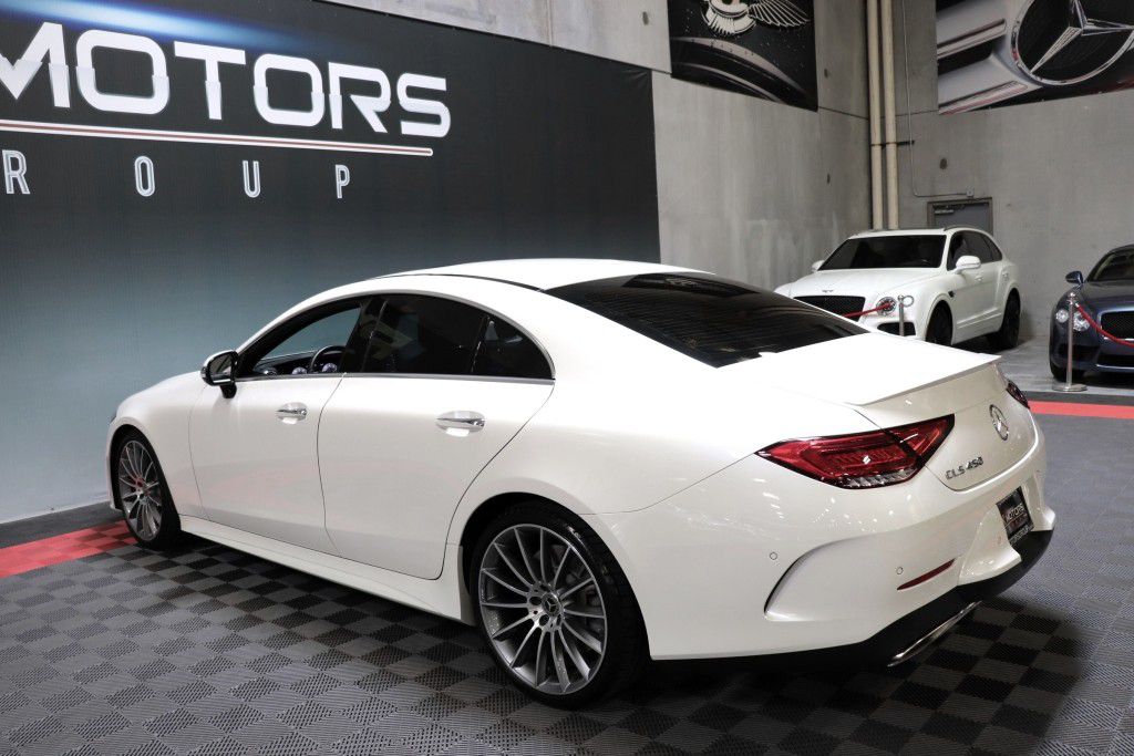 Photo 4 of this MERCEDES-BENZ CLS 450