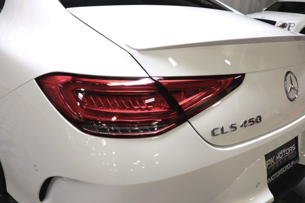 Photo 5 of this MERCEDES-BENZ CLS 450