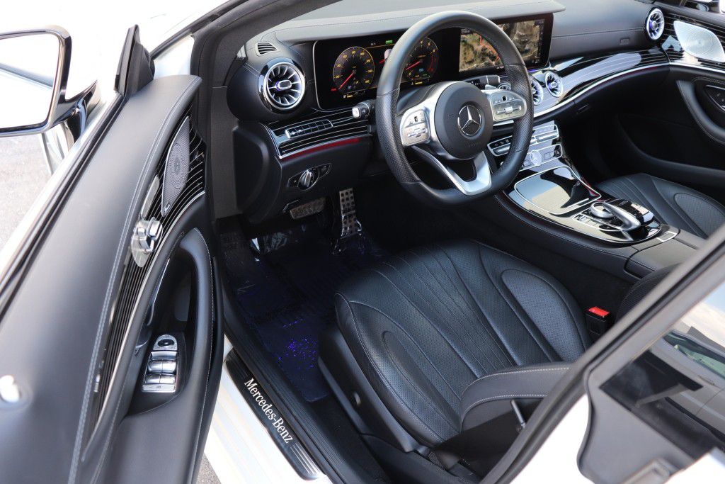Photo 16 of this MERCEDES-BENZ CLS 450