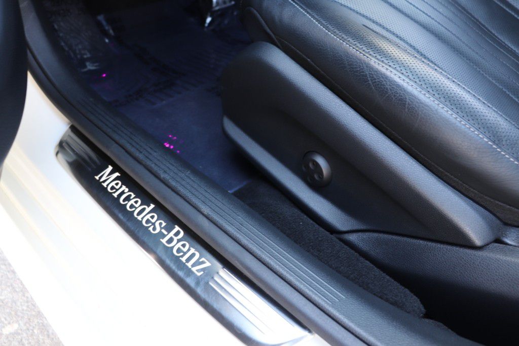 Photo 17 of this MERCEDES-BENZ CLS 450