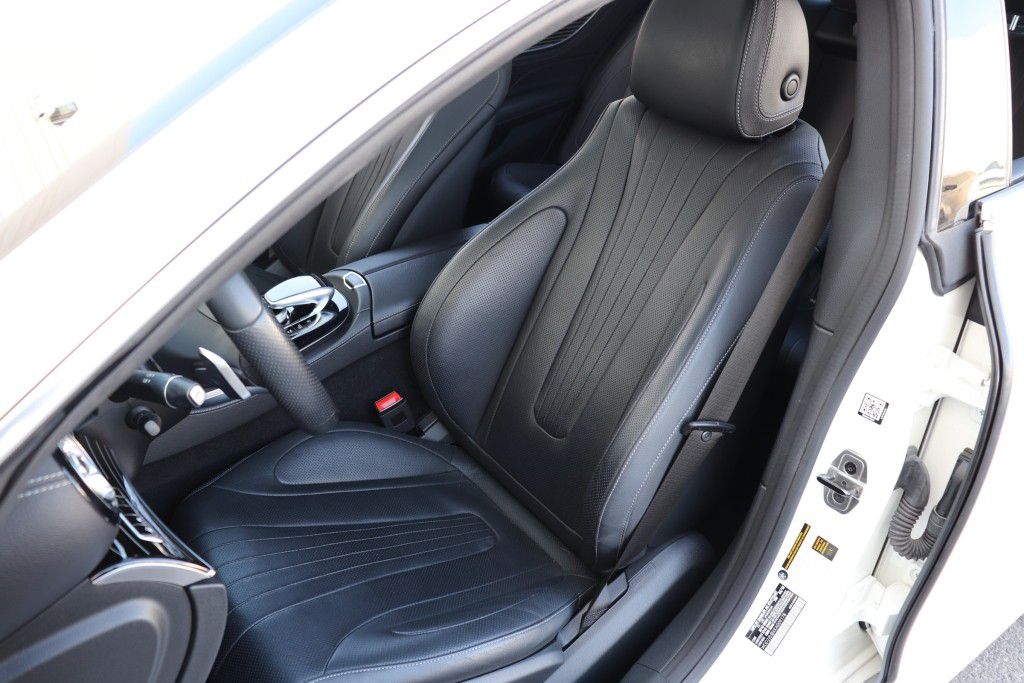 Photo 19 of this MERCEDES-BENZ CLS 450