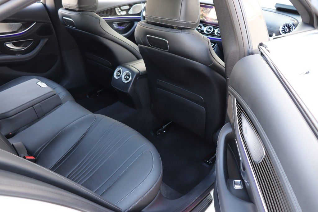 Photo 28 of this MERCEDES-BENZ CLS 450