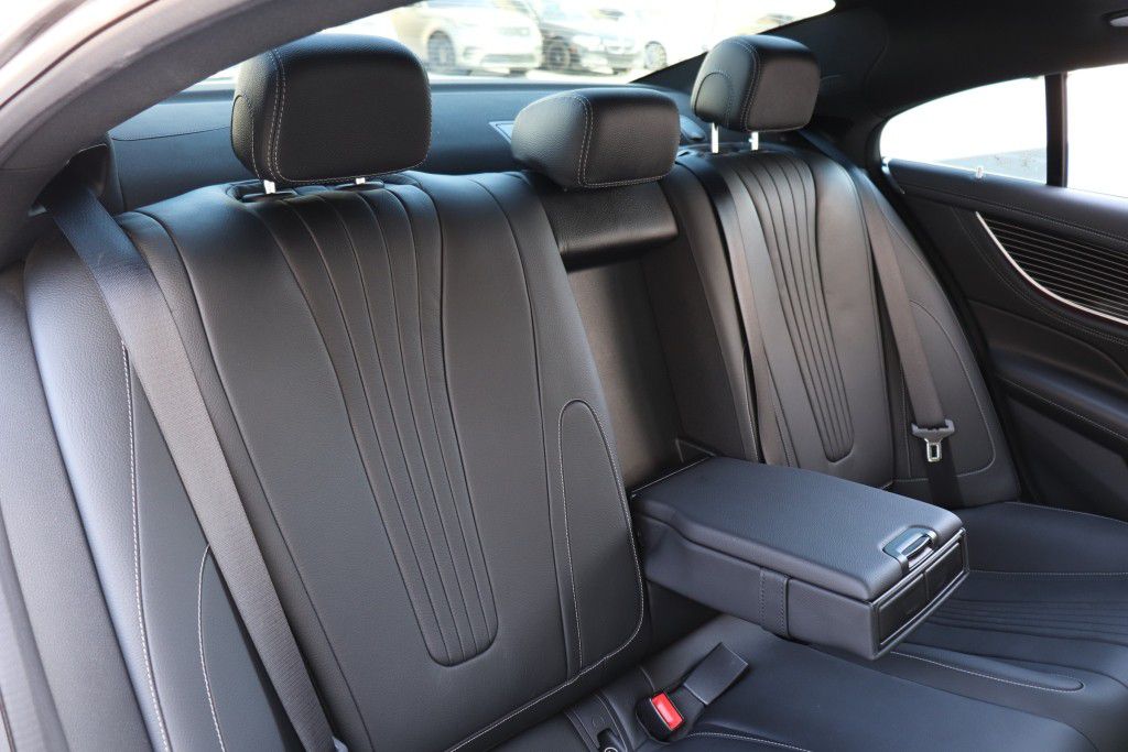 Photo 30 of this MERCEDES-BENZ CLS 450