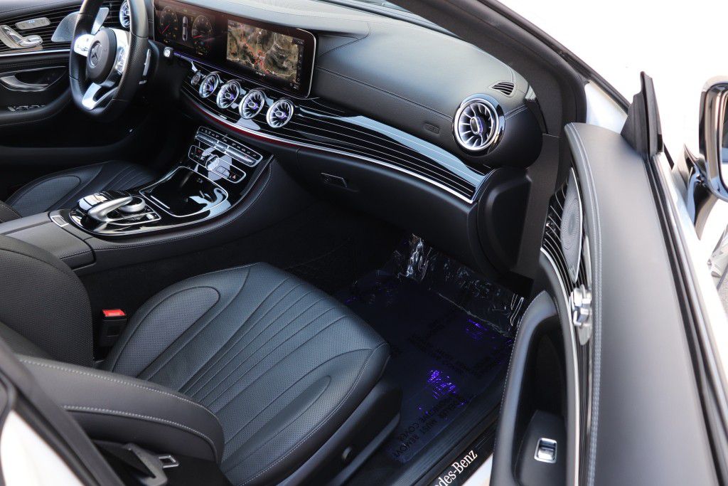 Photo 31 of this MERCEDES-BENZ CLS 450