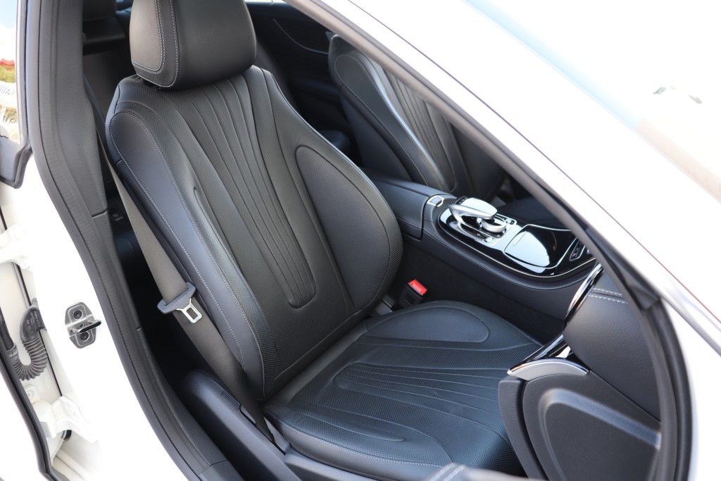 Photo 34 of this MERCEDES-BENZ CLS 450