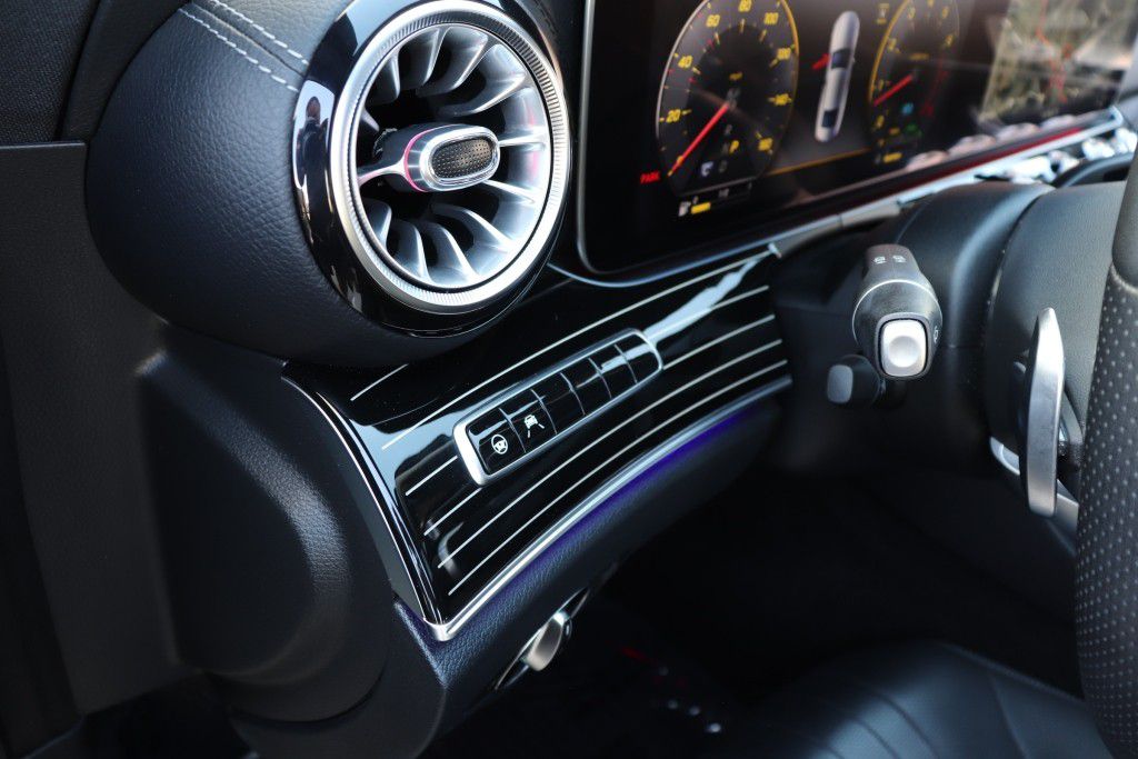 Photo 38 of this MERCEDES-BENZ CLS 450