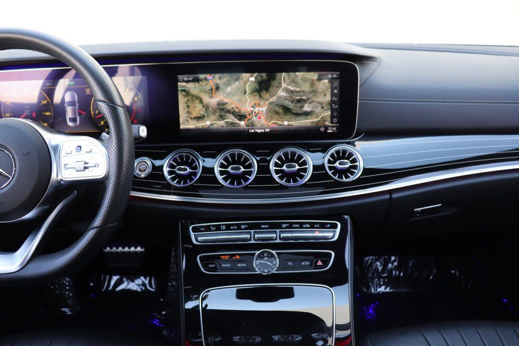 Photo 46 of this MERCEDES-BENZ CLS 450