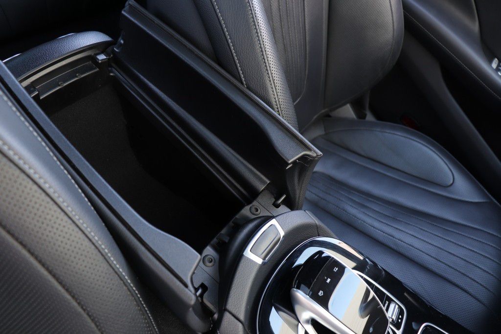 Photo 52 of this MERCEDES-BENZ CLS 450