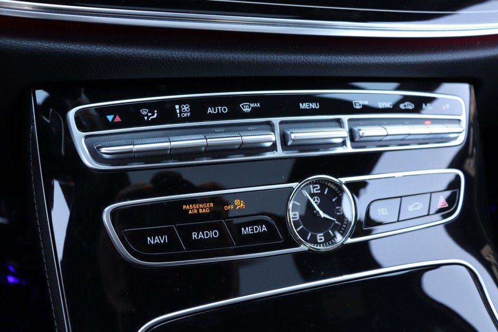 Photo 57 of this MERCEDES-BENZ CLS 450