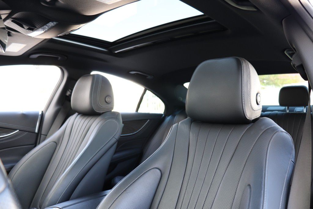 Photo 62 of this MERCEDES-BENZ CLS 450