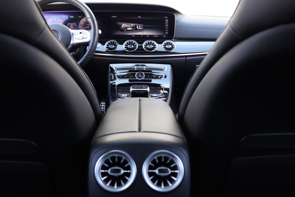 Photo 67 of this MERCEDES-BENZ CLS 450