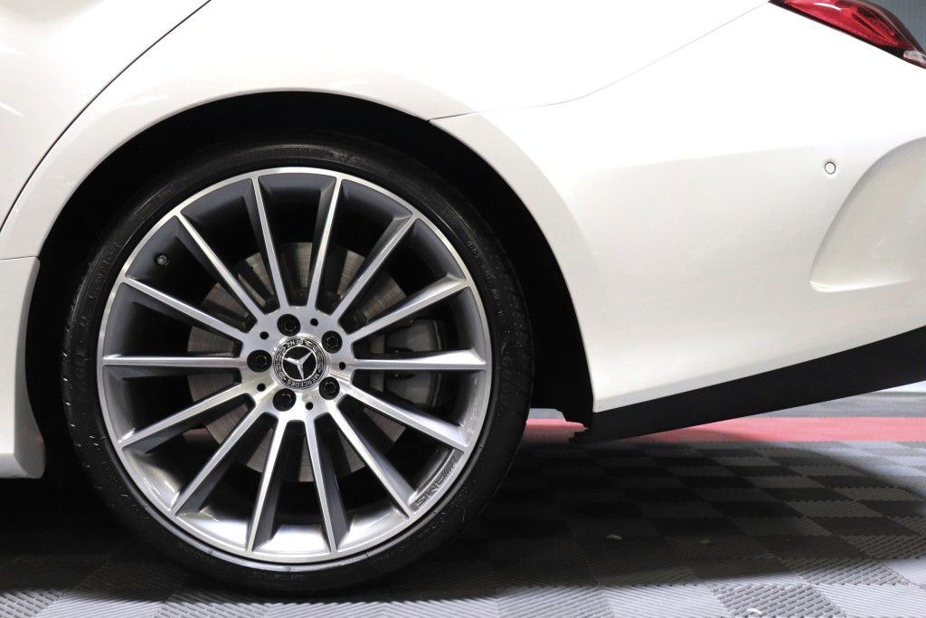 Photo 76 of this MERCEDES-BENZ CLS 450
