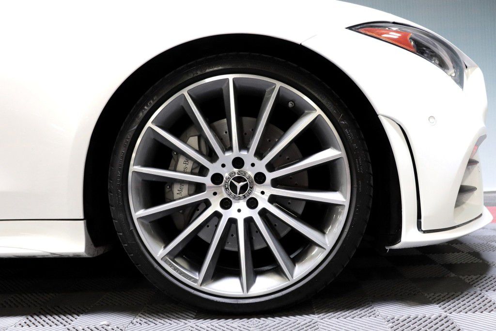 Photo 78 of this MERCEDES-BENZ CLS 450