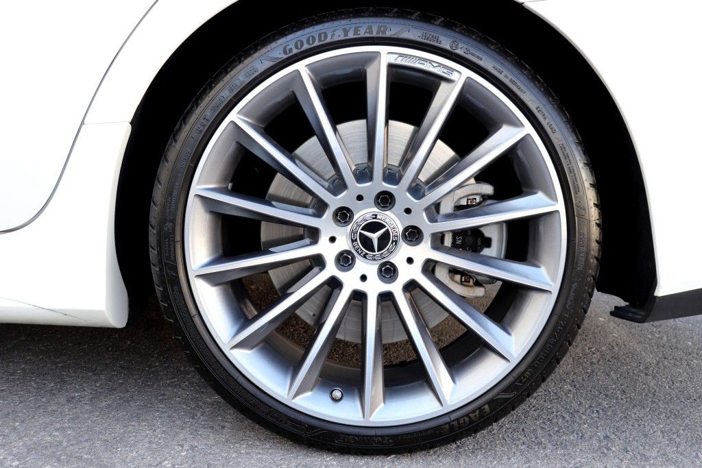 Photo 84 of this MERCEDES-BENZ CLS 450