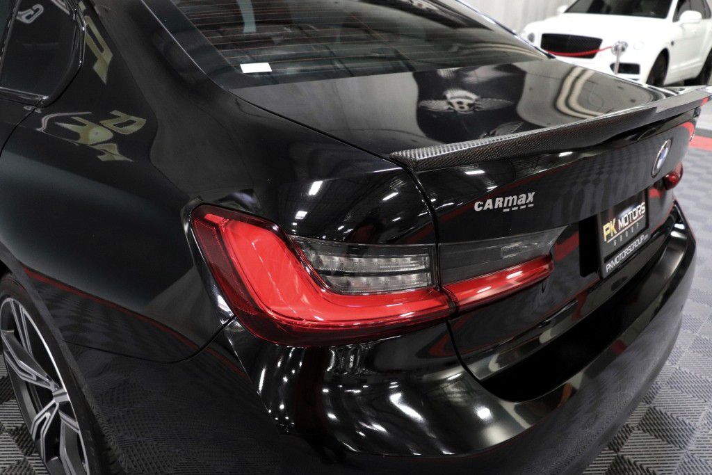 Photo 5 of this BMW 330I