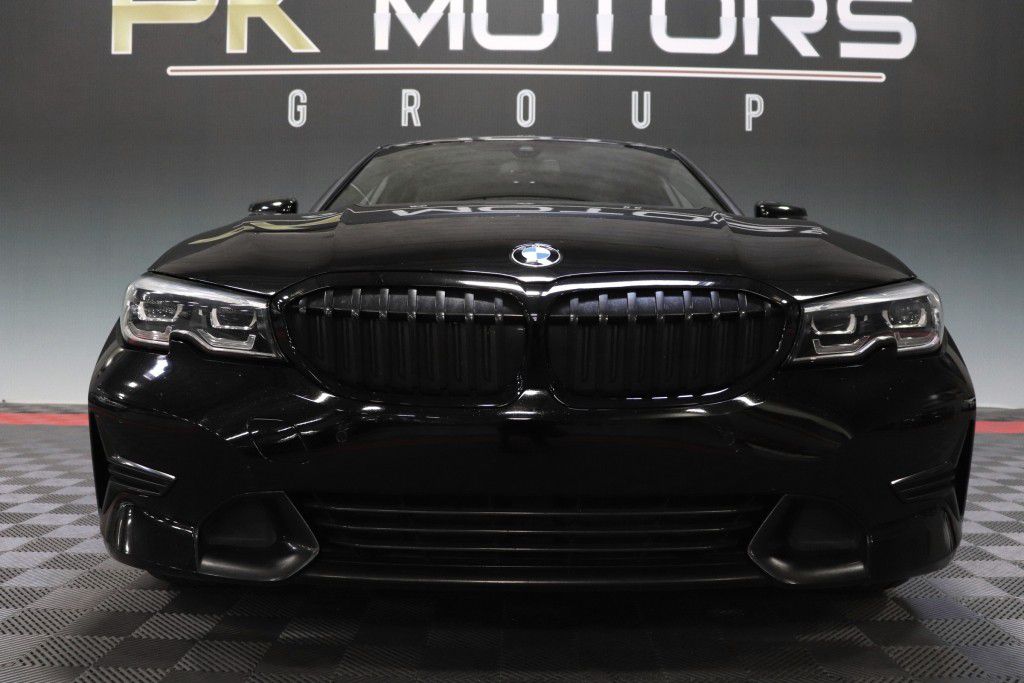 Photo 13 of this BMW 330I
