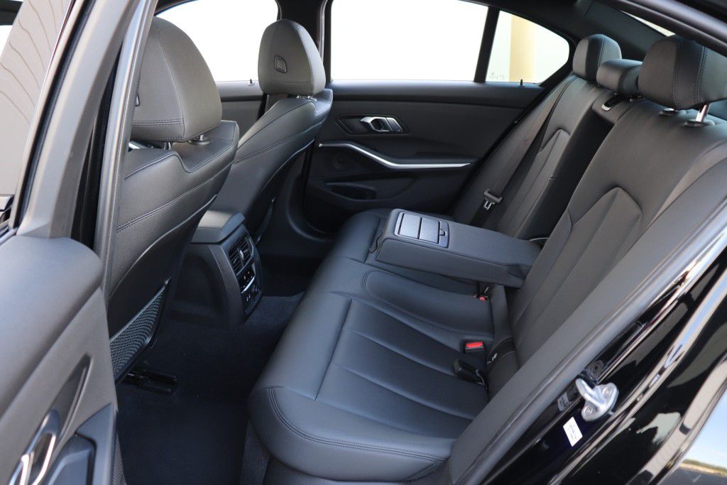 Photo 20 of this BMW 330I