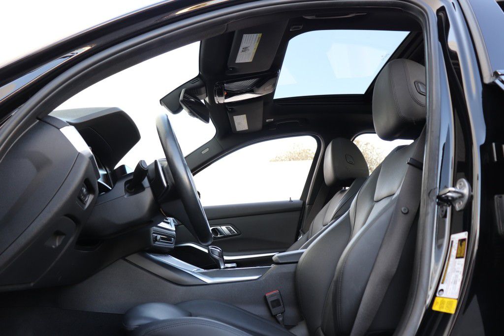 Photo 37 of this BMW 330I