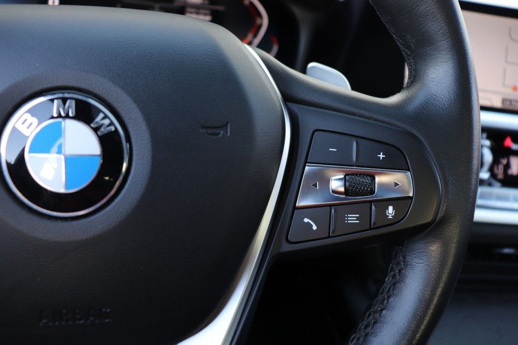 Photo 40 of this BMW 330I