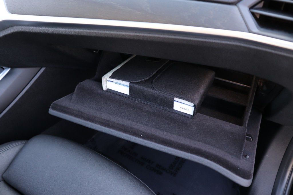 Photo 53 of this BMW 330I