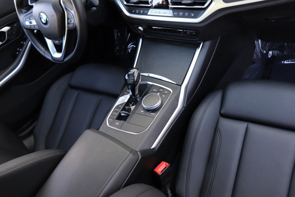 Photo 56 of this BMW 330I