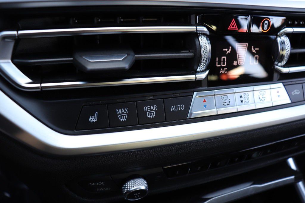 Photo 59 of this BMW 330I