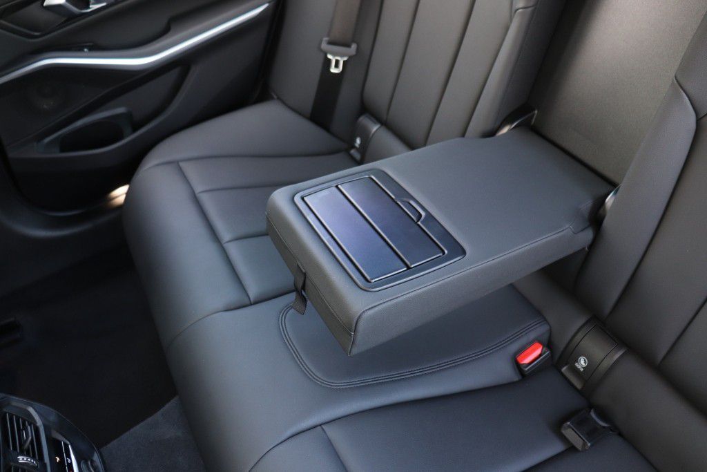 Photo 64 of this BMW 330I