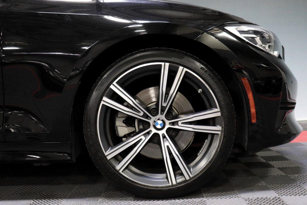 Photo 77 of this BMW 330I