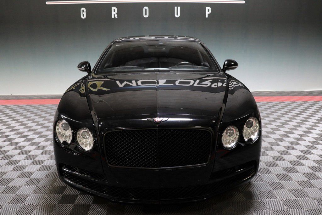 Photo 12 of this BENTLEY FLYING SPUR
