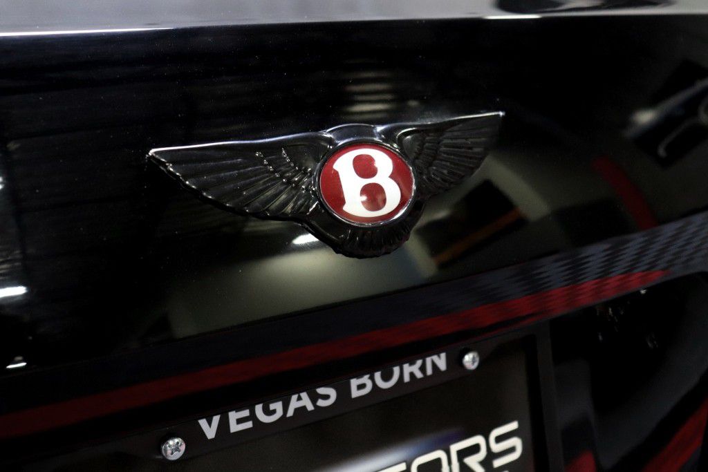 Photo 14 of this BENTLEY FLYING SPUR