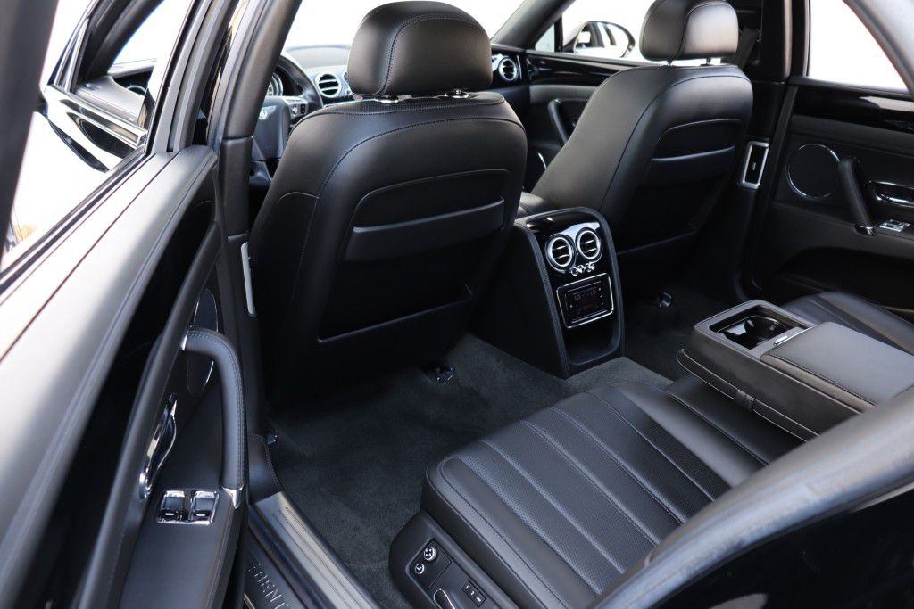 Photo 20 of this BENTLEY FLYING SPUR