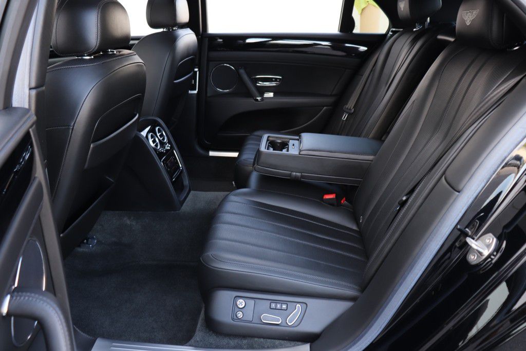 Photo 21 of this BENTLEY FLYING SPUR