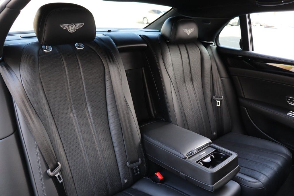Photo 29 of this BENTLEY FLYING SPUR