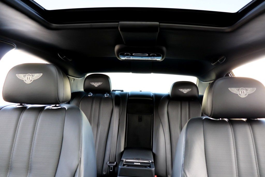 Photo 61 of this BENTLEY FLYING SPUR